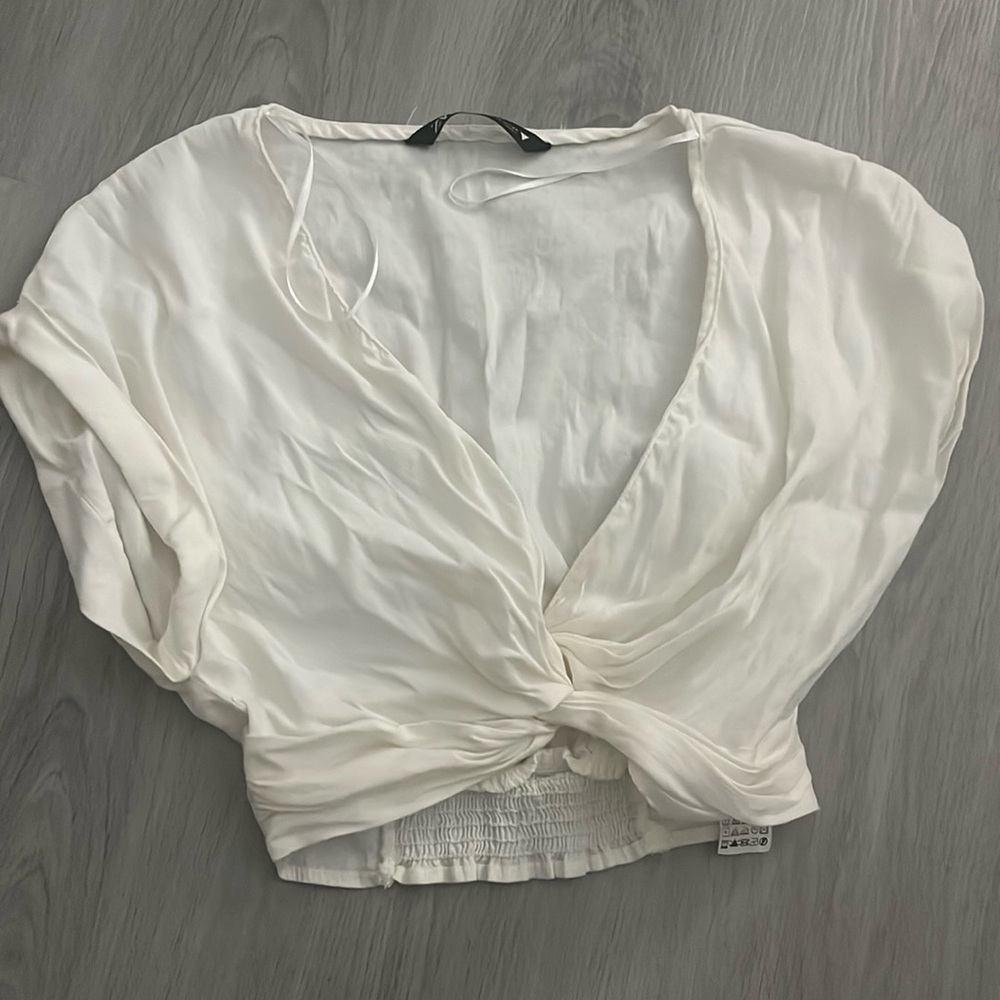 Zara White/Ivory V Neck Crop Top Size Small, Never Worn Brand New